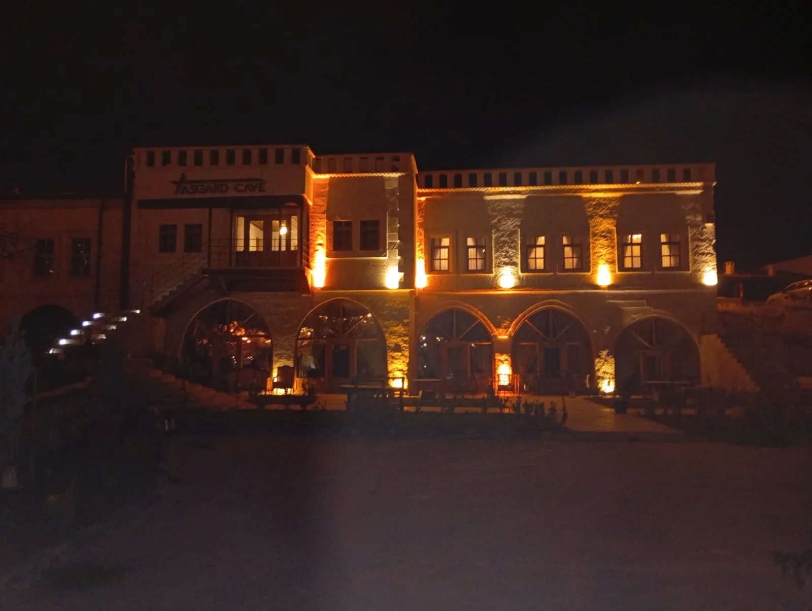 Otel dış cephe gece aydınlatması — Ersa Elektrik uygulaması